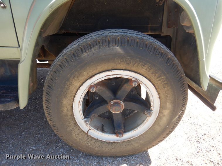 image for item EB9783 1974 International 1700  grain truck