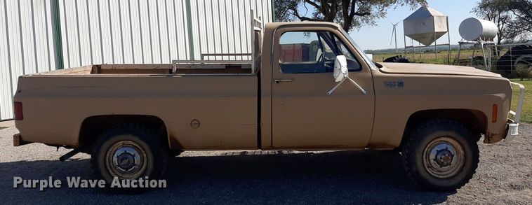 image for item EB9784 1976 Chevrolet Custom Deluxe 20  pickup truck