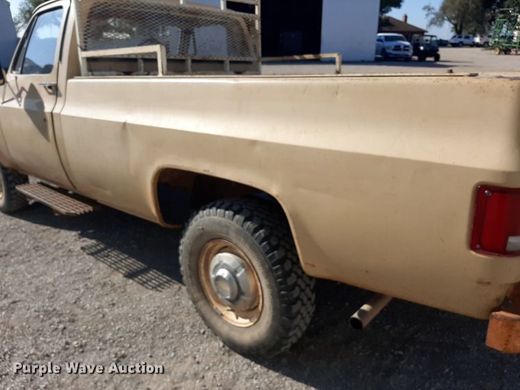 image for item EB9784 1976 Chevrolet Custom Deluxe 20  pickup truck