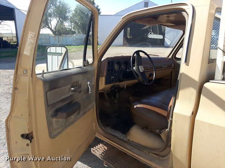 image for item EB9784 1976 Chevrolet Custom Deluxe 20  pickup truck