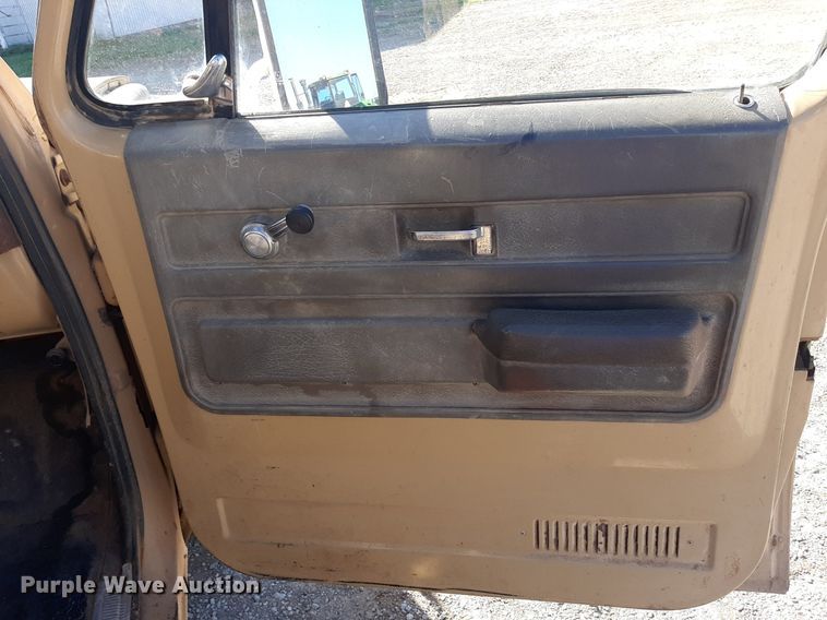 image for item EB9784 1976 Chevrolet Custom Deluxe 20  pickup truck