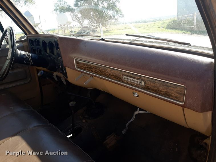 image for item EB9784 1976 Chevrolet Custom Deluxe 20  pickup truck