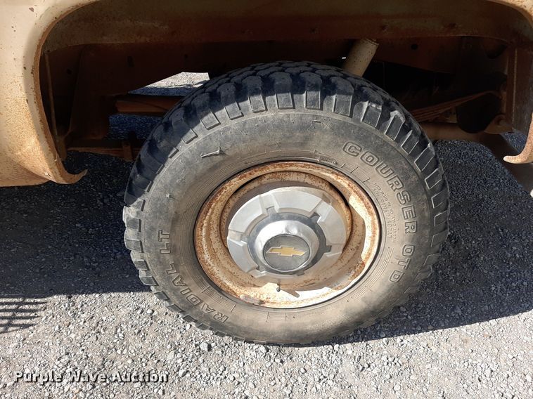 image for item EB9784 1976 Chevrolet Custom Deluxe 20  pickup truck