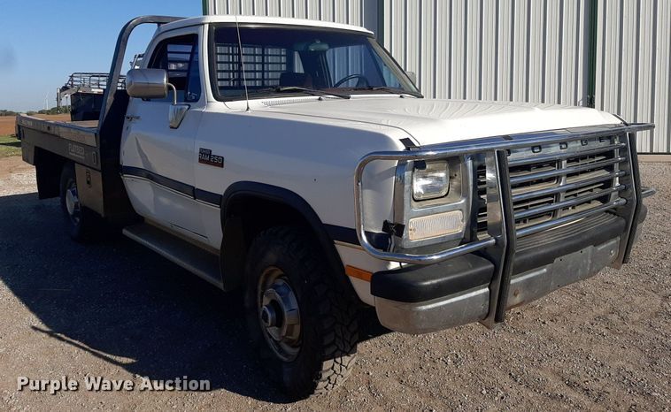 image for item EB9785 1991 Dodge Ram 250  bale bed pickup truck