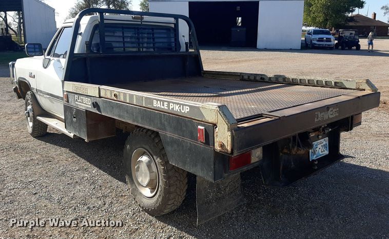 image for item EB9785 1991 Dodge Ram 250  bale bed pickup truck