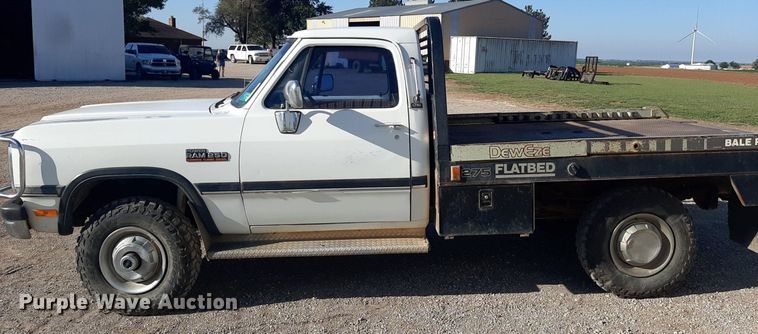 image for item EB9785 1991 Dodge Ram 250  bale bed pickup truck