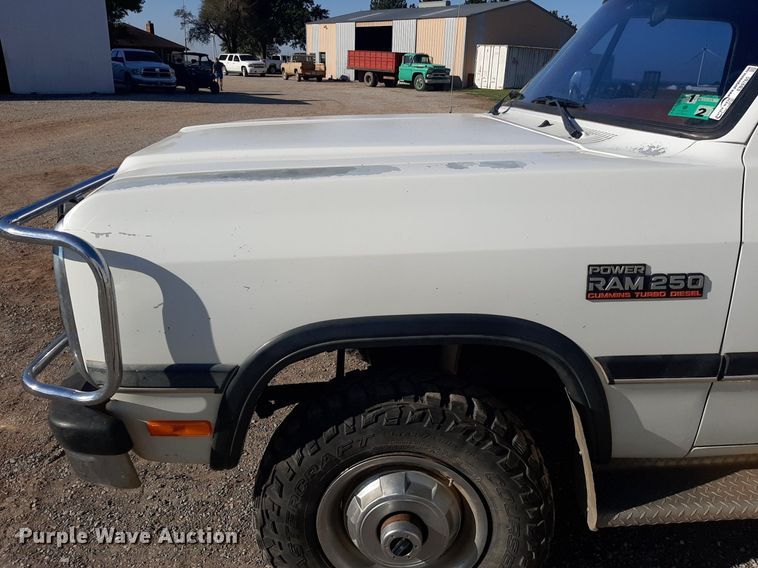 image for item EB9785 1991 Dodge Ram 250  bale bed pickup truck