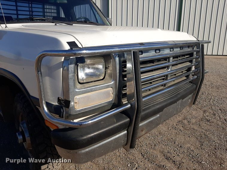 image for item EB9785 1991 Dodge Ram 250  bale bed pickup truck