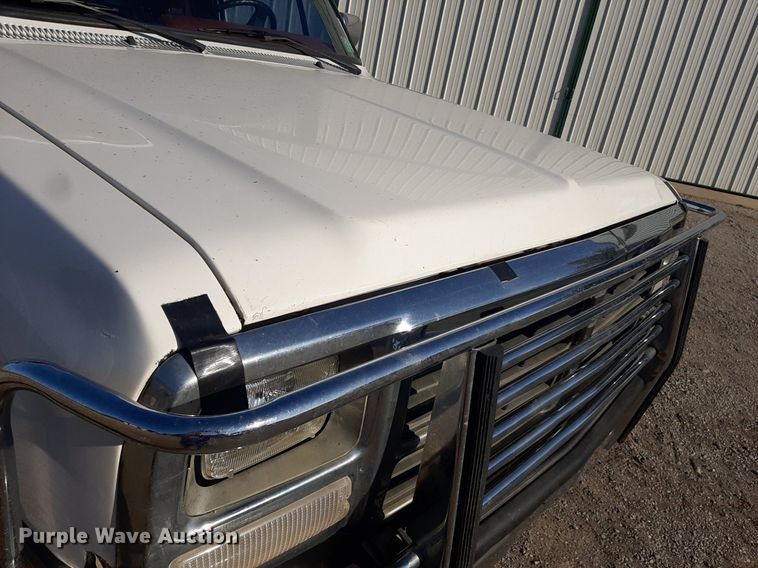 image for item EB9785 1991 Dodge Ram 250  bale bed pickup truck