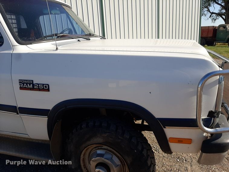 image for item EB9785 1991 Dodge Ram 250  bale bed pickup truck