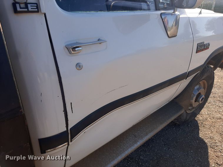 image for item EB9785 1991 Dodge Ram 250  bale bed pickup truck