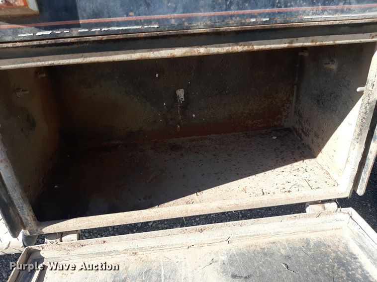 image for item EB9785 1991 Dodge Ram 250  bale bed pickup truck