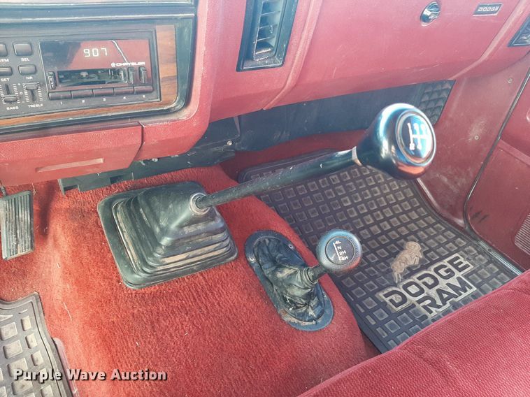 image for item EB9785 1991 Dodge Ram 250  bale bed pickup truck