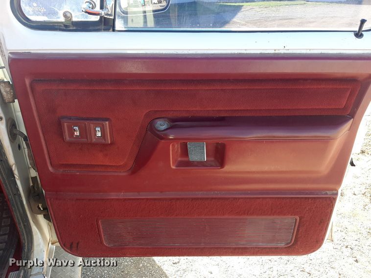 image for item EB9785 1991 Dodge Ram 250  bale bed pickup truck