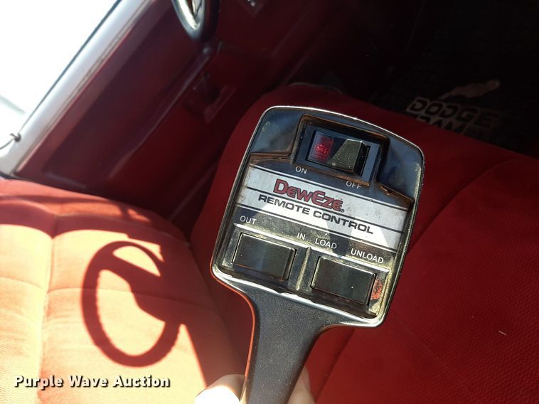 image for item EB9785 1991 Dodge Ram 250  bale bed pickup truck