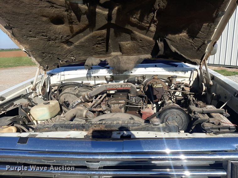 image for item EB9785 1991 Dodge Ram 250  bale bed pickup truck