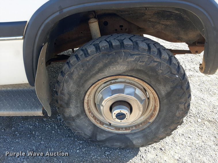 image for item EB9785 1991 Dodge Ram 250  bale bed pickup truck