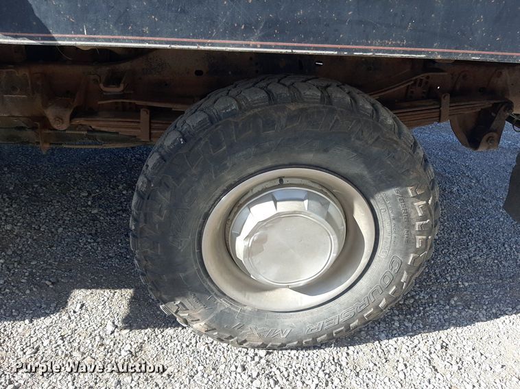 image for item EB9785 1991 Dodge Ram 250  bale bed pickup truck