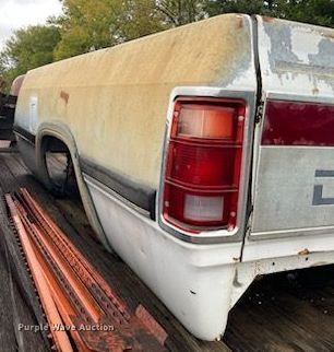 image for item EB9785 1991 Dodge Ram 250  bale bed pickup truck