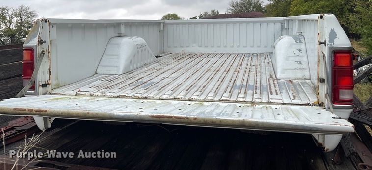 image for item EB9785 1991 Dodge Ram 250  bale bed pickup truck