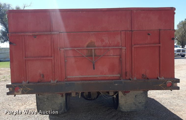 image for item EB9786 1959 GMC 370  grain truck