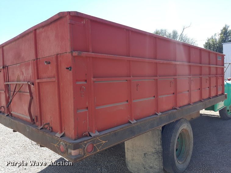image for item EB9786 1959 GMC 370  grain truck