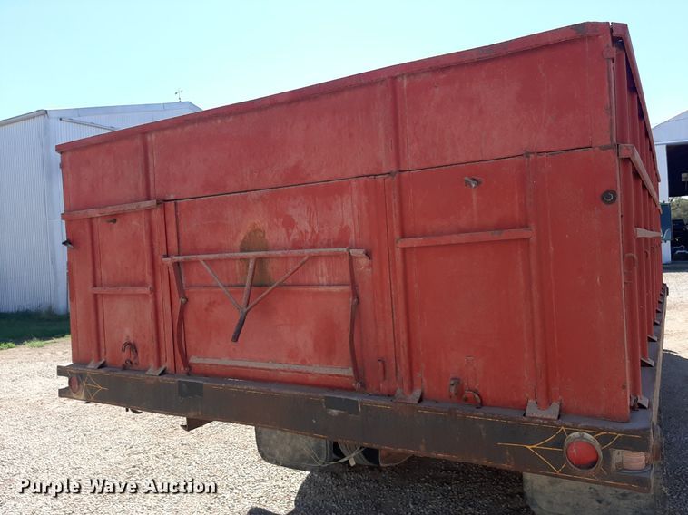 image for item EB9786 1959 GMC 370  grain truck