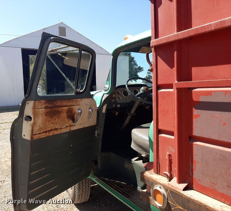 image for item EB9786 1959 GMC 370  grain truck