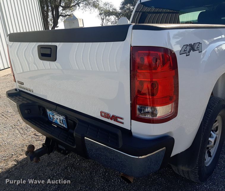 image for item EB9791 2013 GMC Sierra 2500HD  Ext. Cab pickup truck