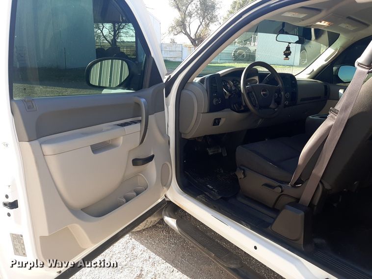 image for item EB9791 2013 GMC Sierra 2500HD  Ext. Cab pickup truck