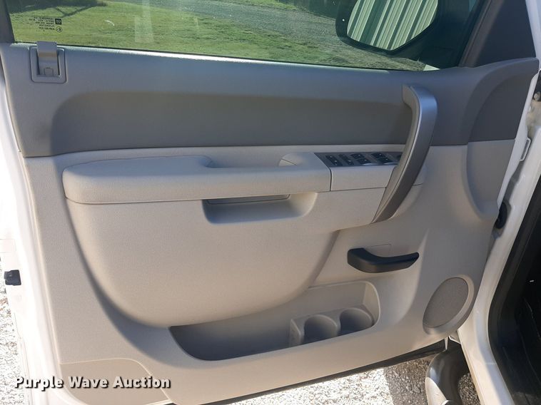 image for item EB9791 2013 GMC Sierra 2500HD  Ext. Cab pickup truck