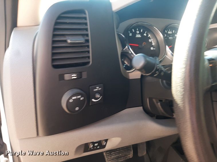 image for item EB9791 2013 GMC Sierra 2500HD  Ext. Cab pickup truck