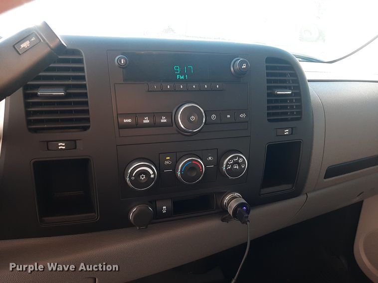 image for item EB9791 2013 GMC Sierra 2500HD  Ext. Cab pickup truck