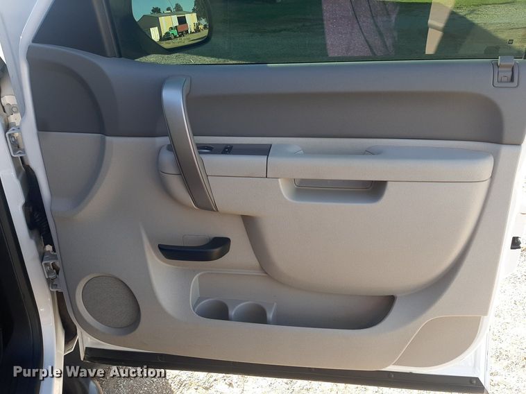 image for item EB9791 2013 GMC Sierra 2500HD  Ext. Cab pickup truck