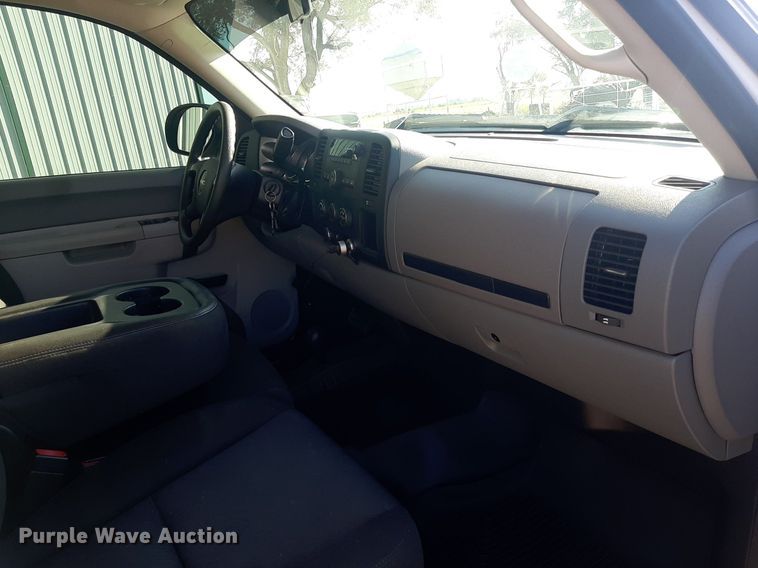 image for item EB9791 2013 GMC Sierra 2500HD  Ext. Cab pickup truck