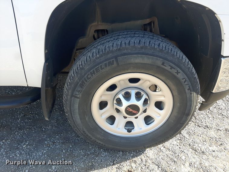 image for item EB9791 2013 GMC Sierra 2500HD  Ext. Cab pickup truck