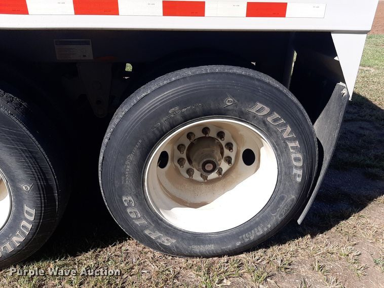 image for item EB9793 2015 Jet Company  grain trailer