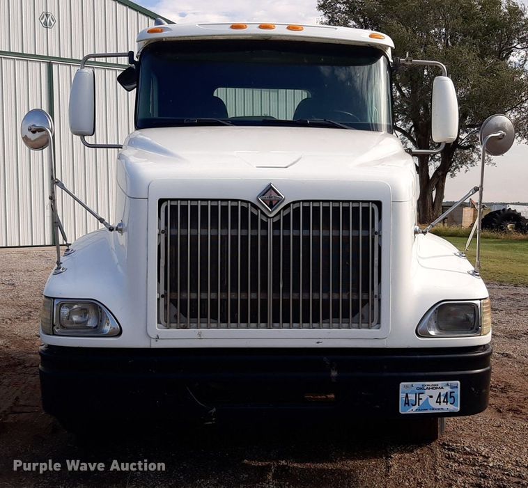 image for item EB9794 2007 International 9400  semi truck