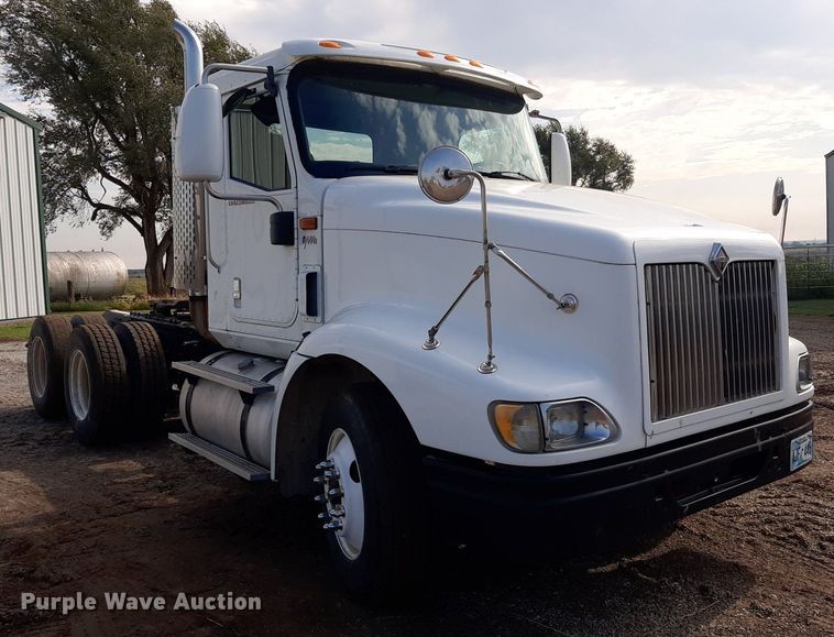 image for item EB9794 2007 International 9400  semi truck