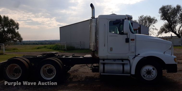 image for item EB9794 2007 International 9400  semi truck