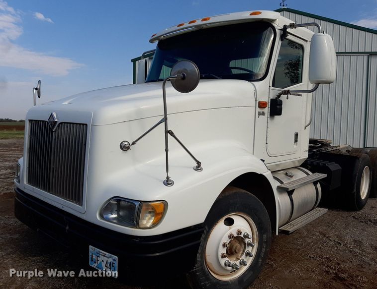 image for item EB9794 2007 International 9400  semi truck