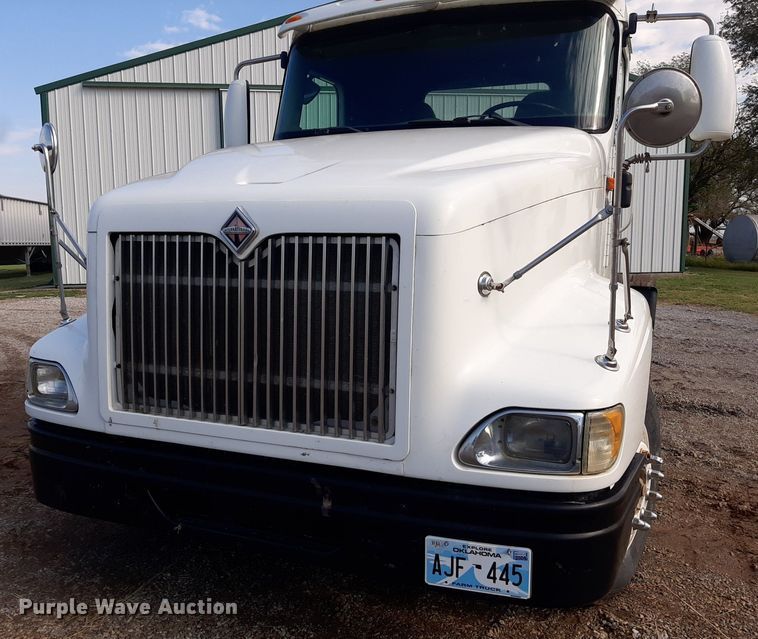 image for item EB9794 2007 International 9400  semi truck