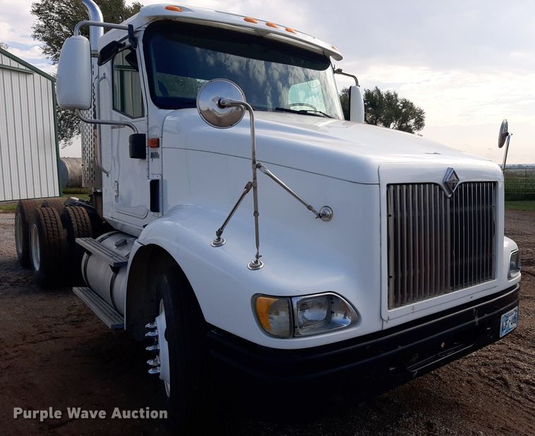 image for item EB9794 2007 International 9400  semi truck