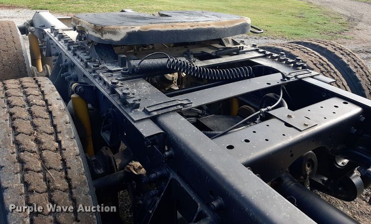 image for item EB9794 2007 International 9400  semi truck