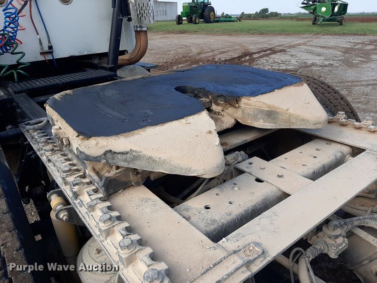 image for item EB9794 2007 International 9400  semi truck