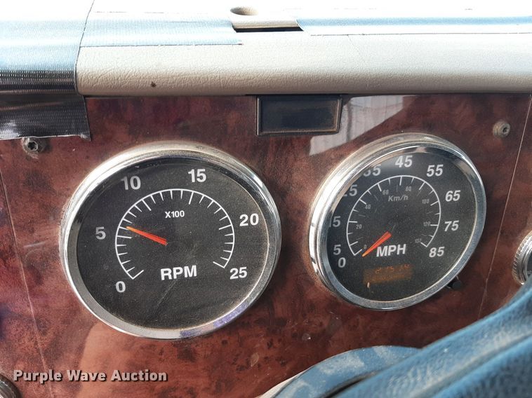 image for item EB9794 2007 International 9400  semi truck