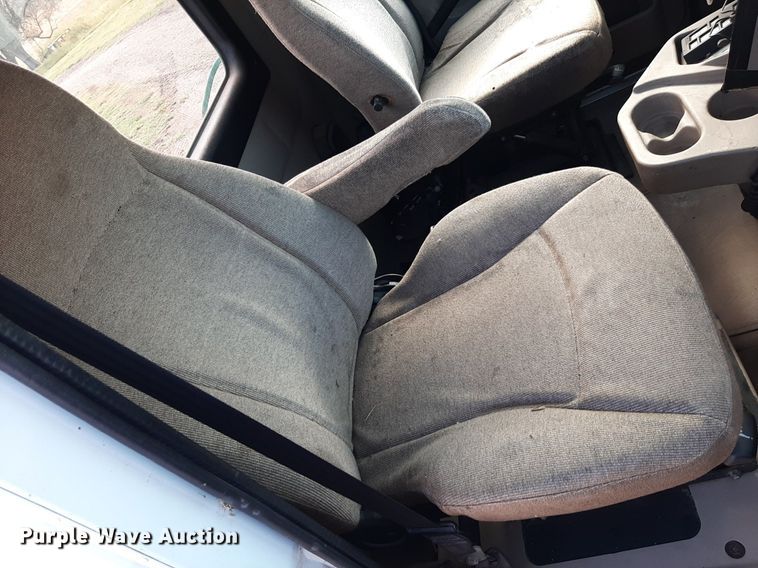 image for item EB9794 2007 International 9400  semi truck