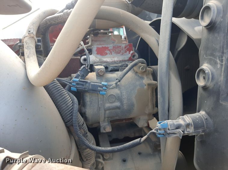 image for item EB9794 2007 International 9400  semi truck