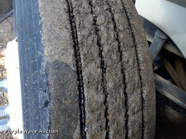 image for item EB9794 2007 International 9400  semi truck