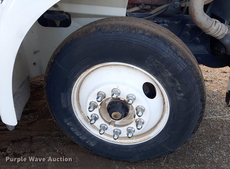 image for item EB9794 2007 International 9400  semi truck